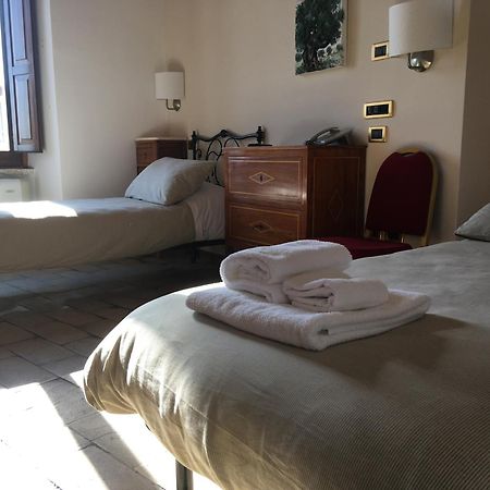 S. Martin Hotel Giovinazzo Buitenkant foto