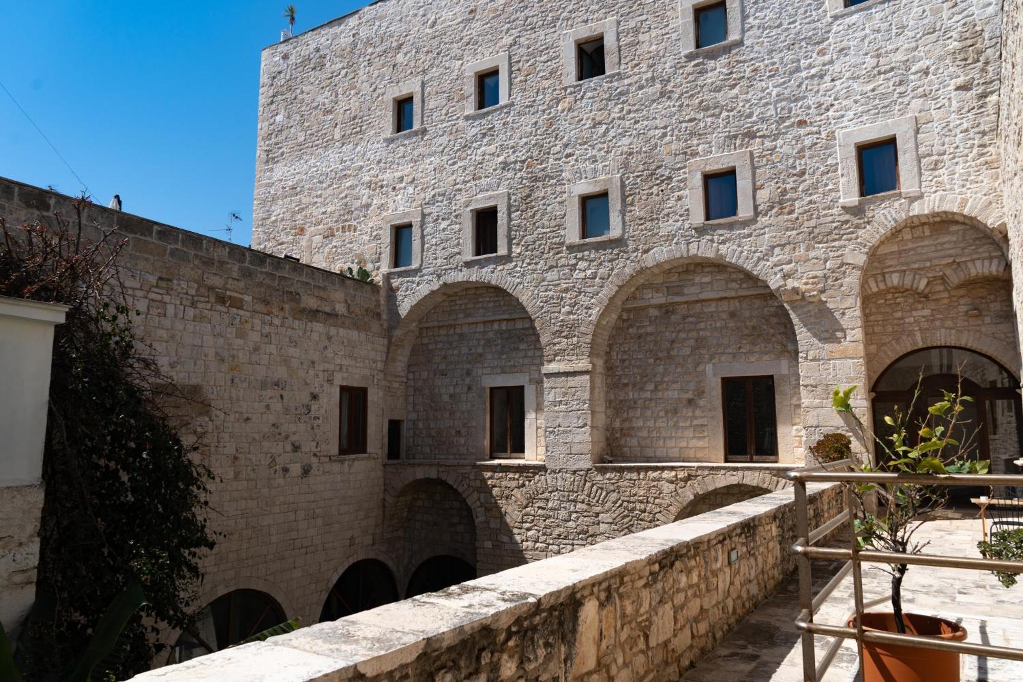 S. Martin Hotel Giovinazzo Buitenkant foto