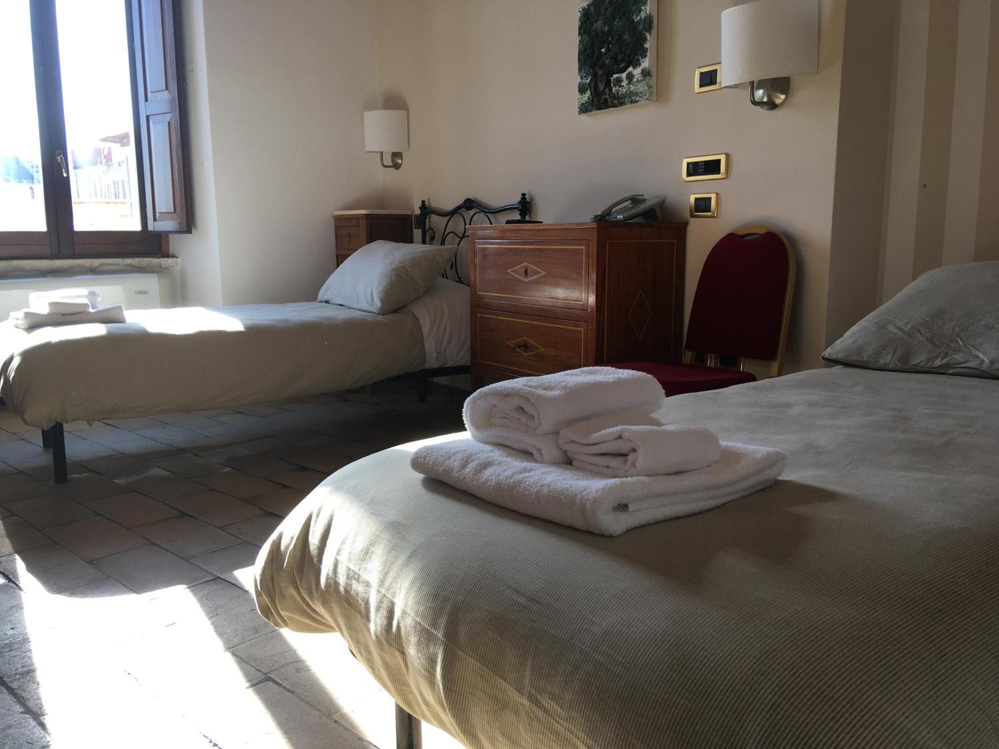 S. Martin Hotel Giovinazzo Buitenkant foto