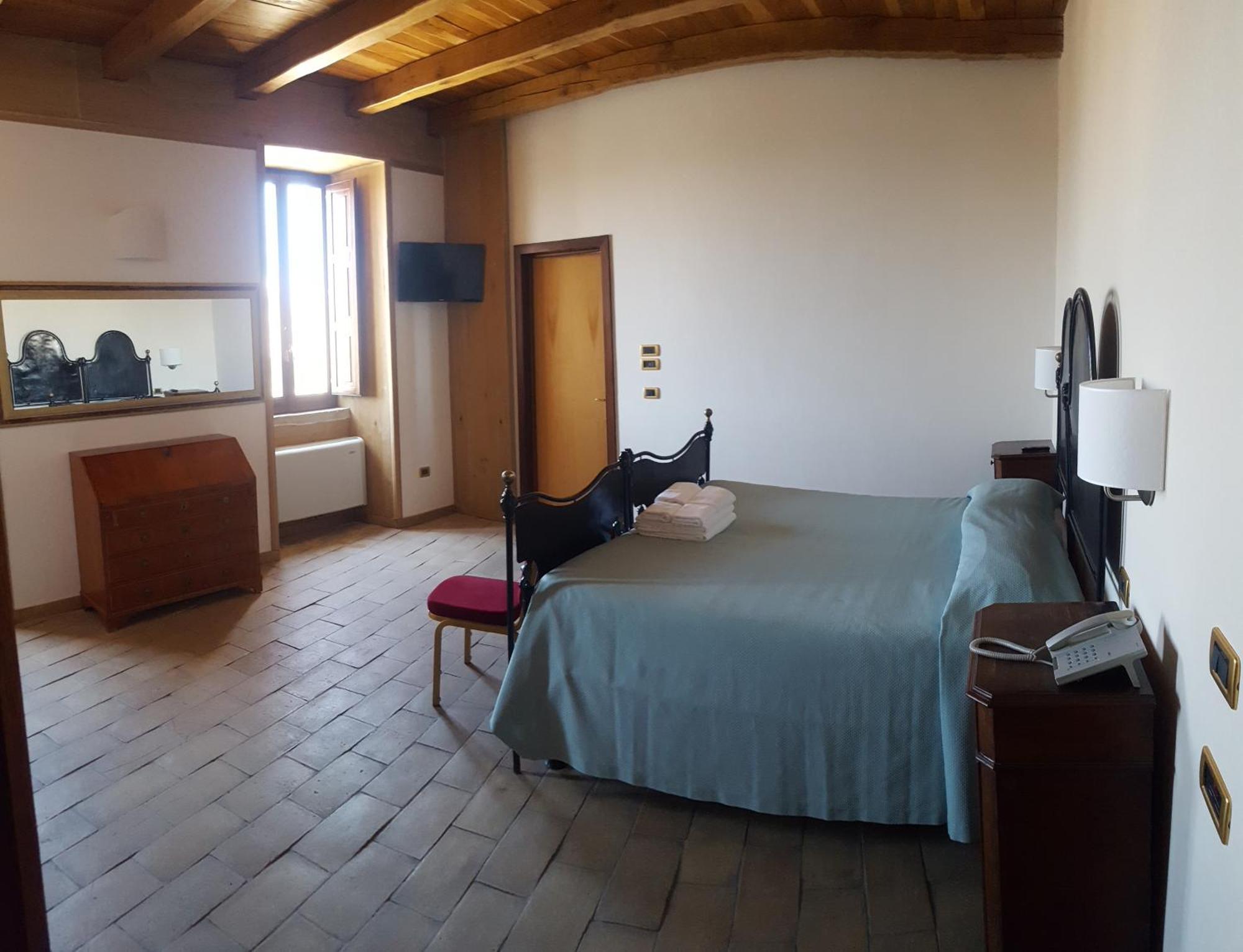 S. Martin Hotel Giovinazzo Buitenkant foto